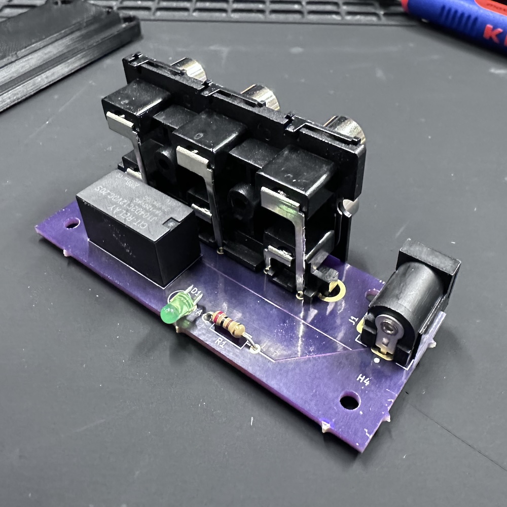 The PCB is pretty simple, and all the components are through-hole mounted on one side.